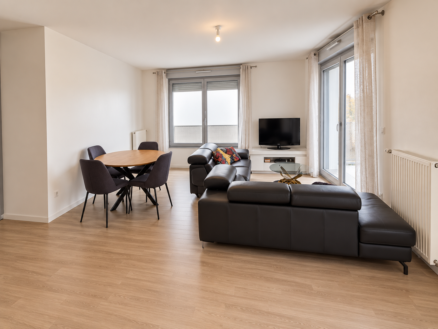 Séjour lumineux appartement T4 à vendre à Évry-Courcouronnes en Essonne (91)